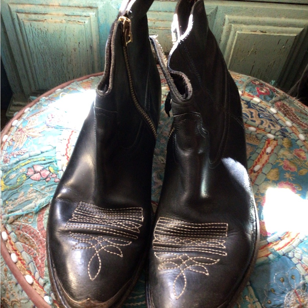 CLEARANCE SALE !2x Host Pick!! 🤩⭐️🤩vintage GOLDEN GOOSE COWBOY BOOTIES ⚡️🌟⚡️ - Picture 2 of 14